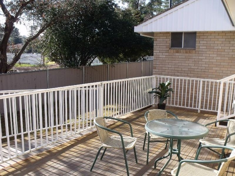48 Newcombe Street, Cowra NSW 2794