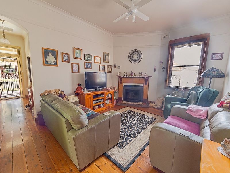 24 Waugoola Street, Cowra NSW 2794