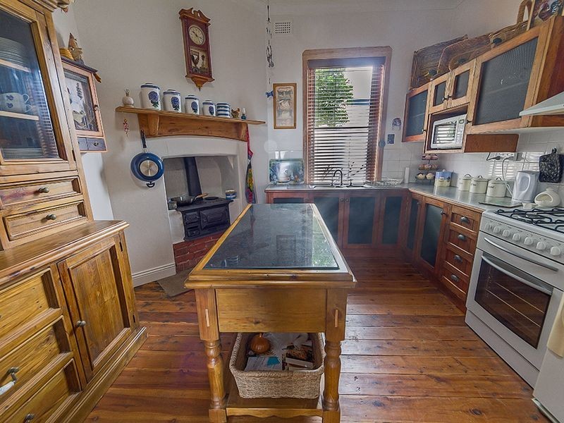 24 Waugoola Street, Cowra NSW 2794