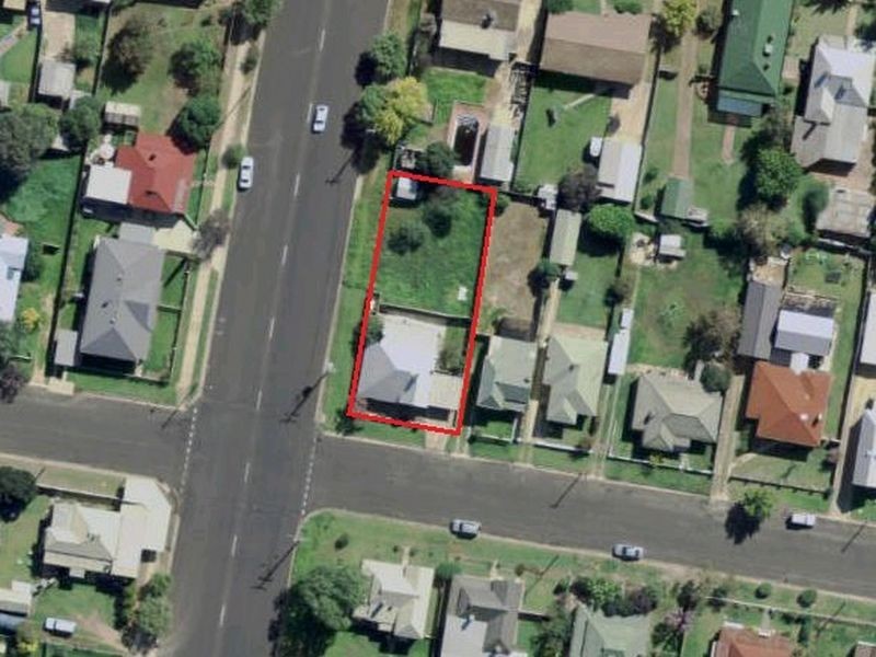 .18 Parkes Street, Cowra NSW 2794