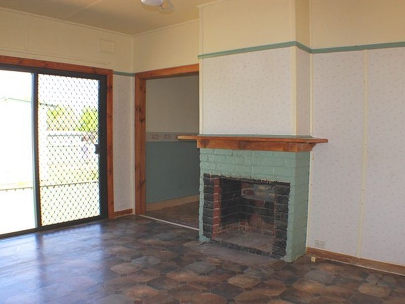 50 Kite Street, Cowra NSW 2794
