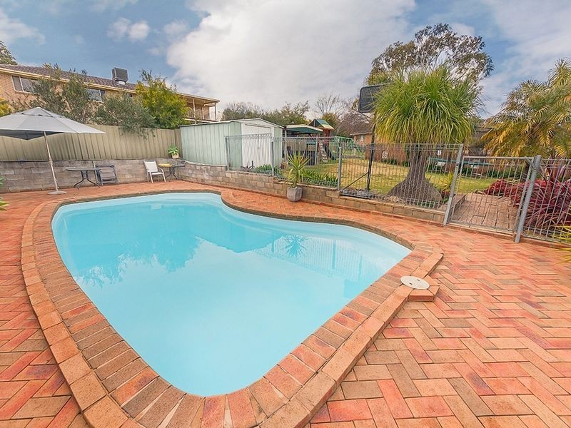 2 Taronga Drive, Cowra NSW 2794