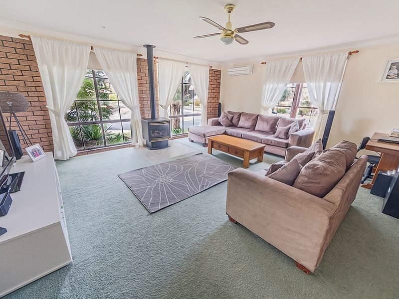 2 Taronga Drive, Cowra NSW 2794