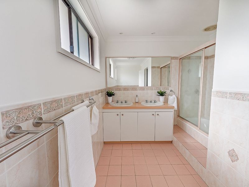 2 Taronga Drive, Cowra NSW 2794