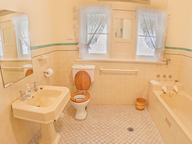 19 Coota Street, Cowra NSW 2794