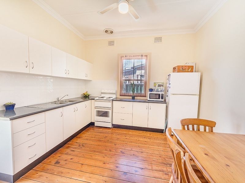 2 Argoon Street, Cowra NSW 2794