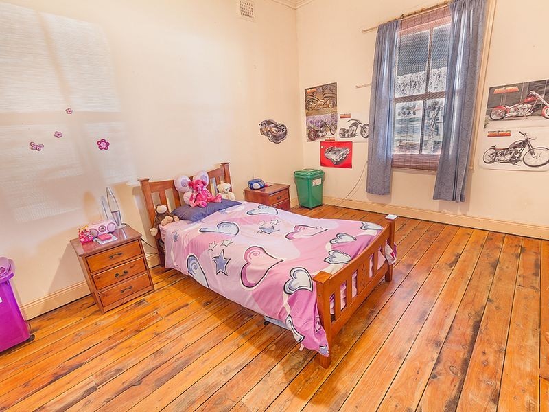 2 Argoon Street, Cowra NSW 2794