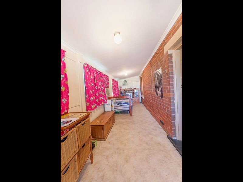 2 Argoon Street, Cowra NSW 2794