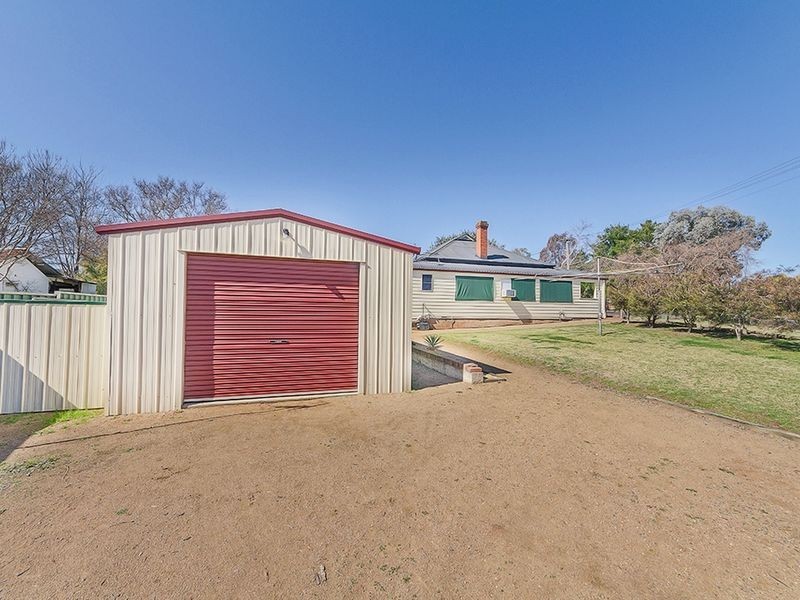 2 Argoon Street, Cowra NSW 2794