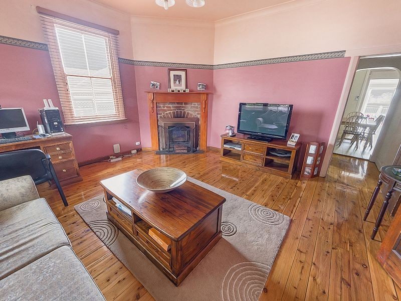 6 Smith Street, Cowra NSW 2794