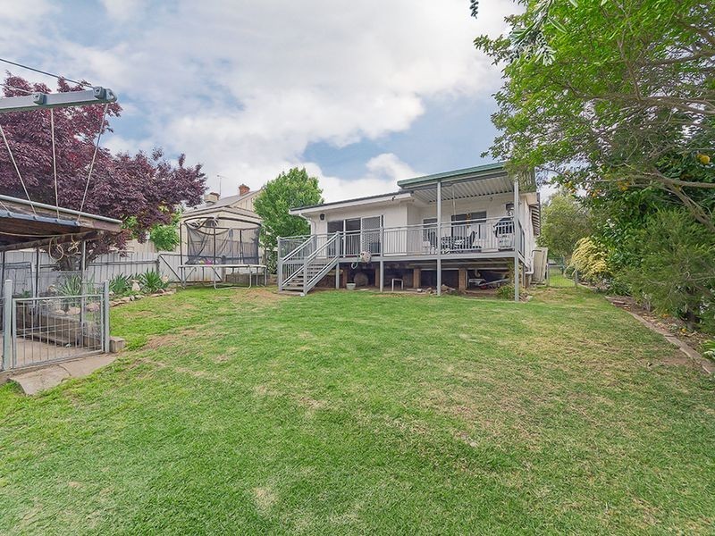 6 Smith Street, Cowra NSW 2794