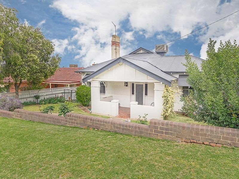 6 Smith Street, Cowra NSW 2794