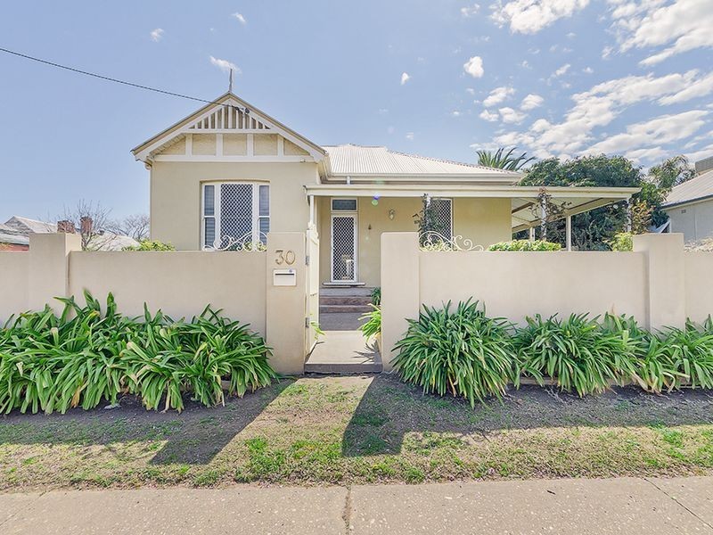 30 Vaux Street, Cowra NSW 2794