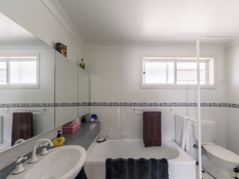 37 Dowell Street, Cowra NSW 2794