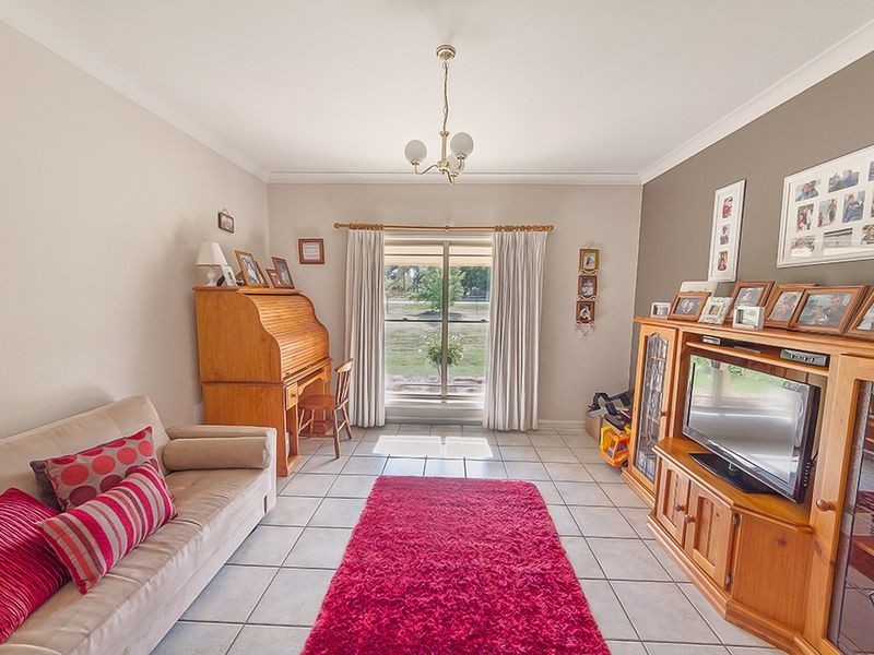 15 Battalion Drive, Cowra NSW 2794