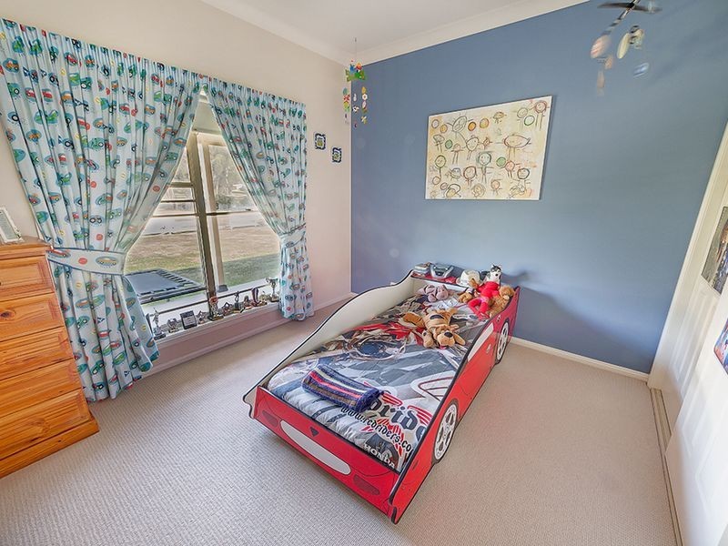 15 Battalion Drive, Cowra NSW 2794