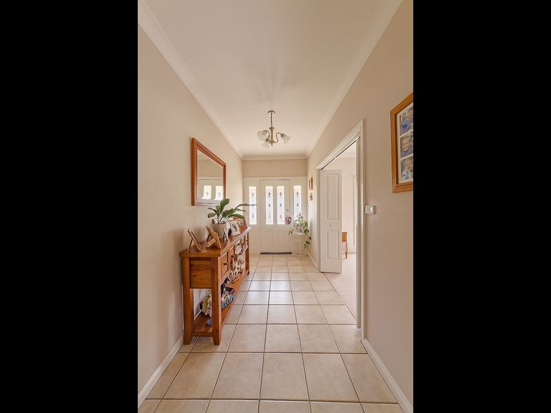 15 Battalion Drive, Cowra NSW 2794
