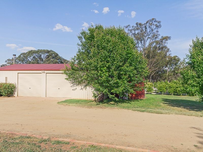 15 Battalion Drive, Cowra NSW 2794