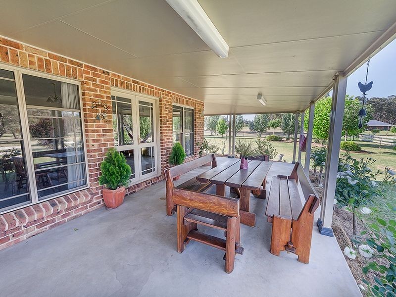 15 Battalion Drive, Cowra NSW 2794