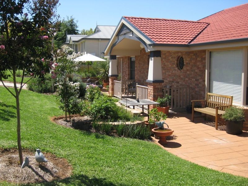 20a Acacia Circle, Cowra NSW 2794