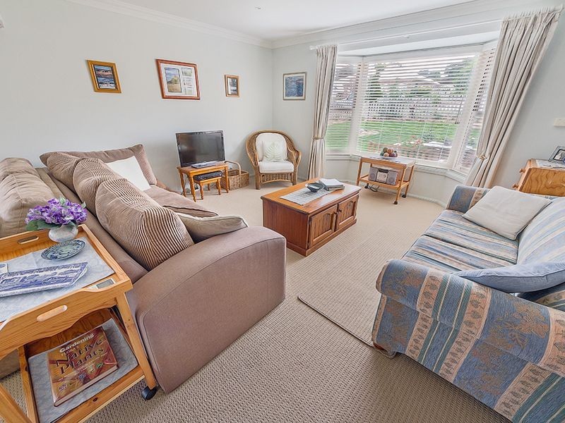 20a Acacia Circle, Cowra NSW 2794