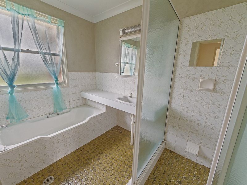 100 Lyall Street, Cowra NSW 2794