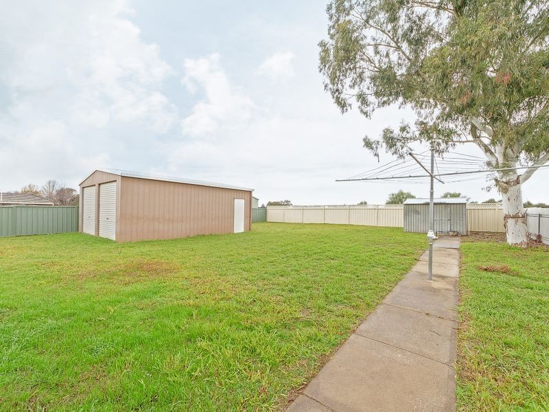 100 Lyall Street, Cowra NSW 2794