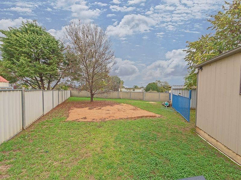 10 Echuca Place, Cowra NSW 2794