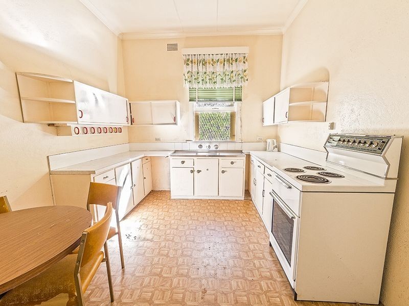 21 Lachlan Street, Cowra NSW 2794