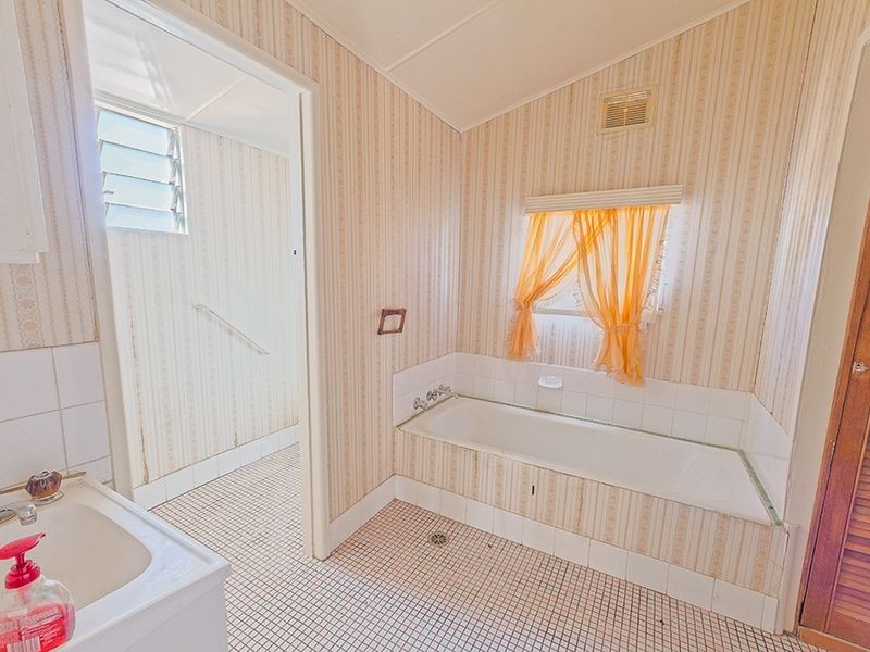 21 Lachlan Street, Cowra NSW 2794