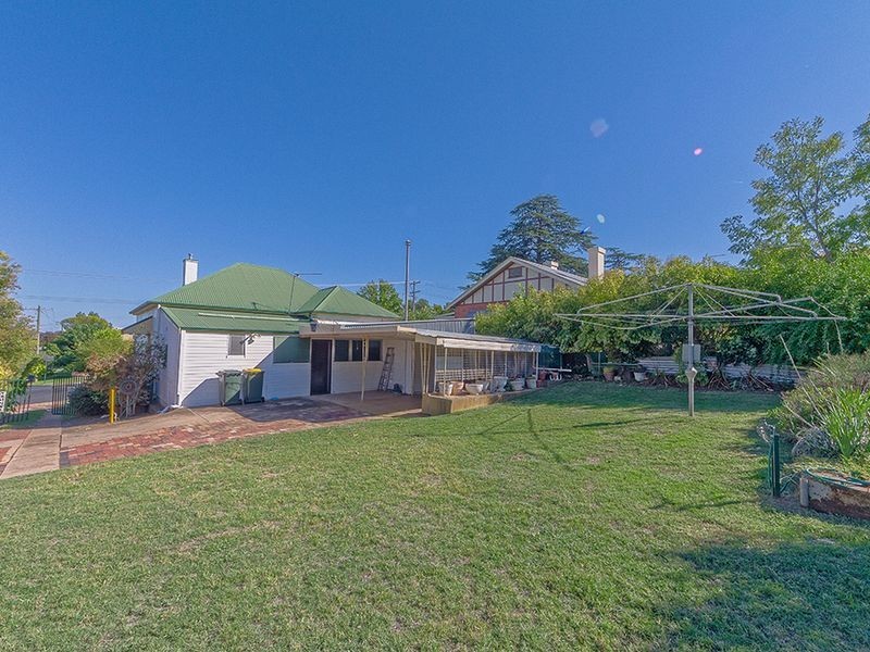 21 Lachlan Street, Cowra NSW 2794