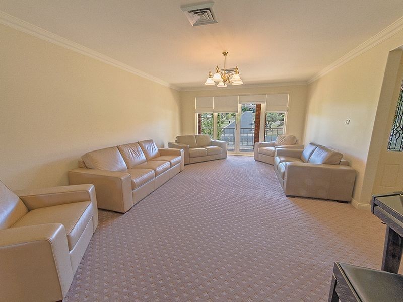 49 Evans Street, Cowra NSW 2794