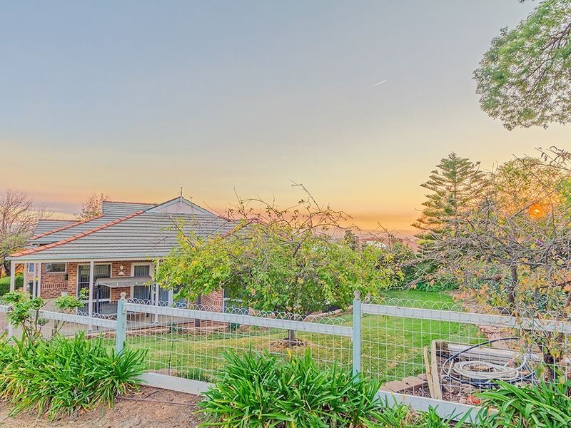 13 Banksia Close, Cowra NSW 2794