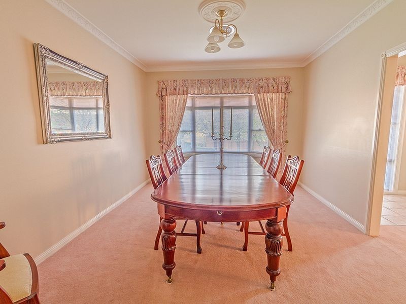 13 Banksia Close, Cowra NSW 2794