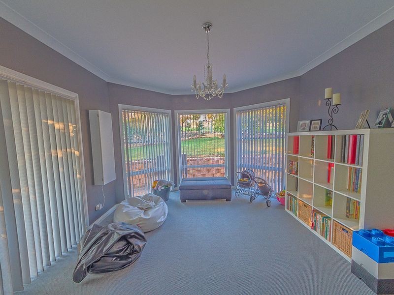 13 Banksia Close, Cowra NSW 2794