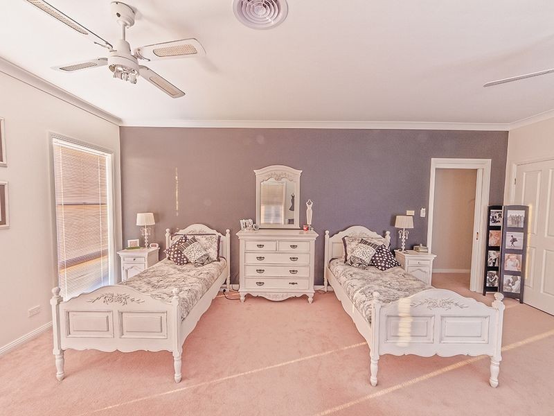 13 Banksia Close, Cowra NSW 2794