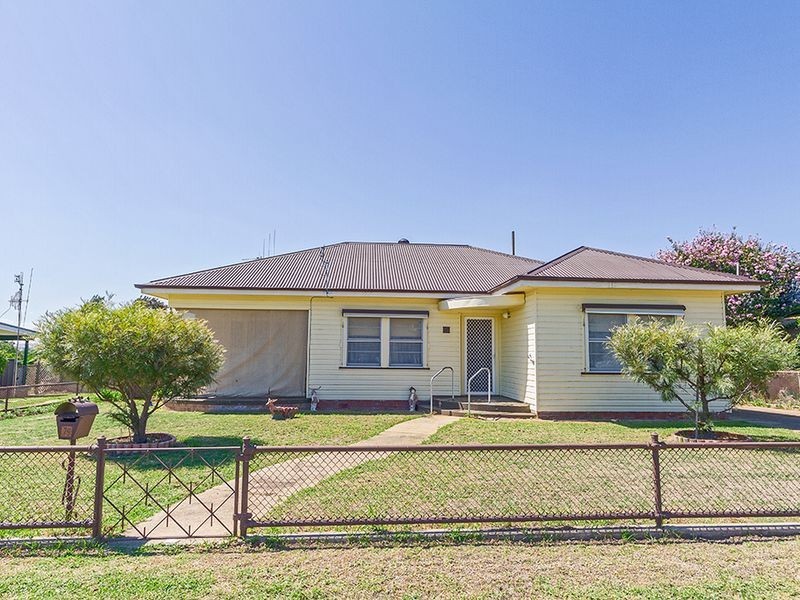 79 Fitzroy Avenue, Cowra NSW 2794