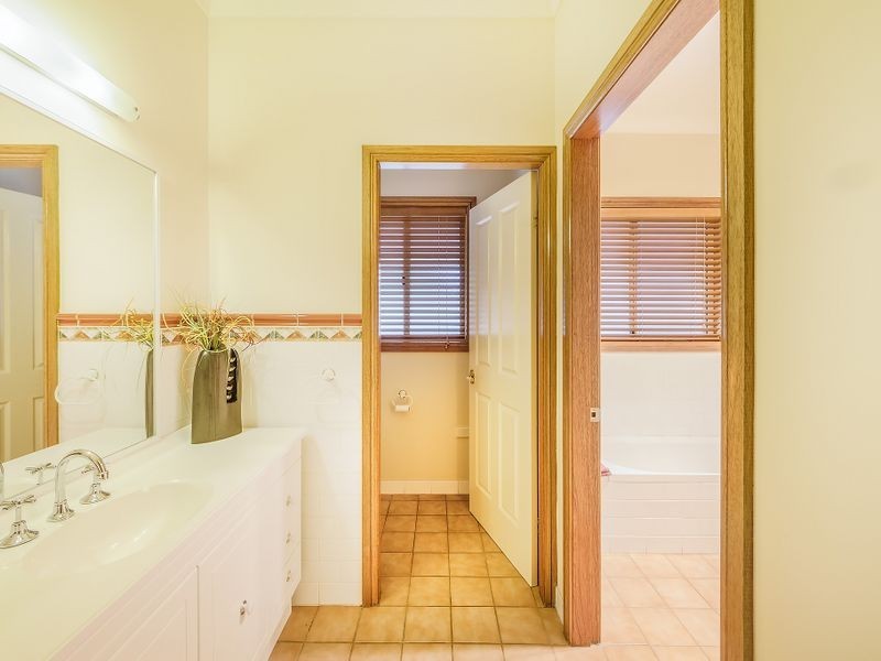 8 Banksia Close, Cowra NSW 2794