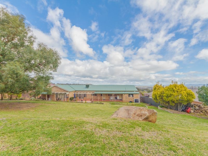 8 Banksia Close, Cowra NSW 2794
