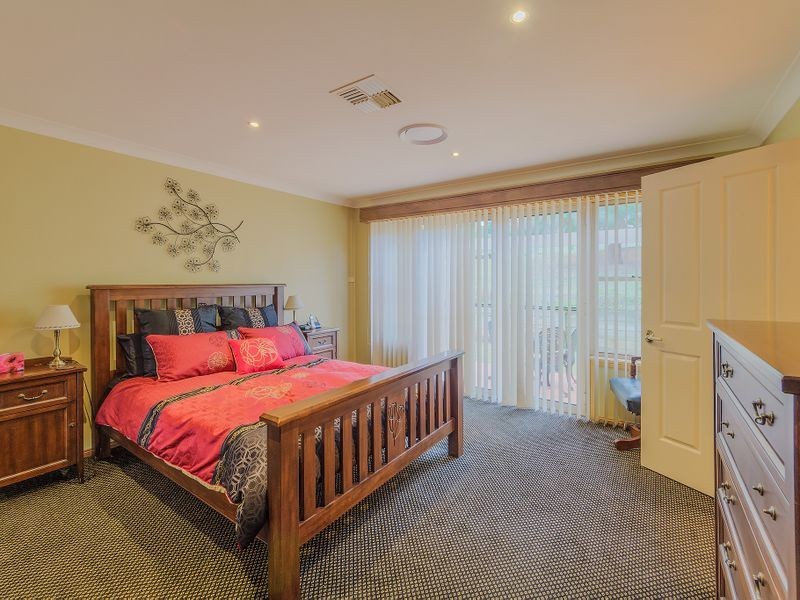 8 Banksia Close, Cowra NSW 2794