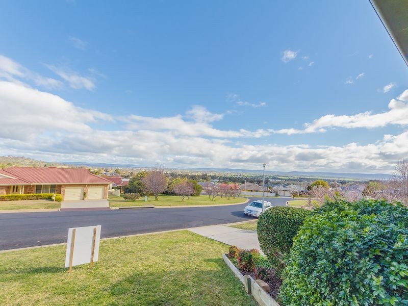 8 Banksia Close, Cowra NSW 2794