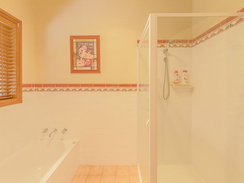 8 Banksia Close, Cowra NSW 2794