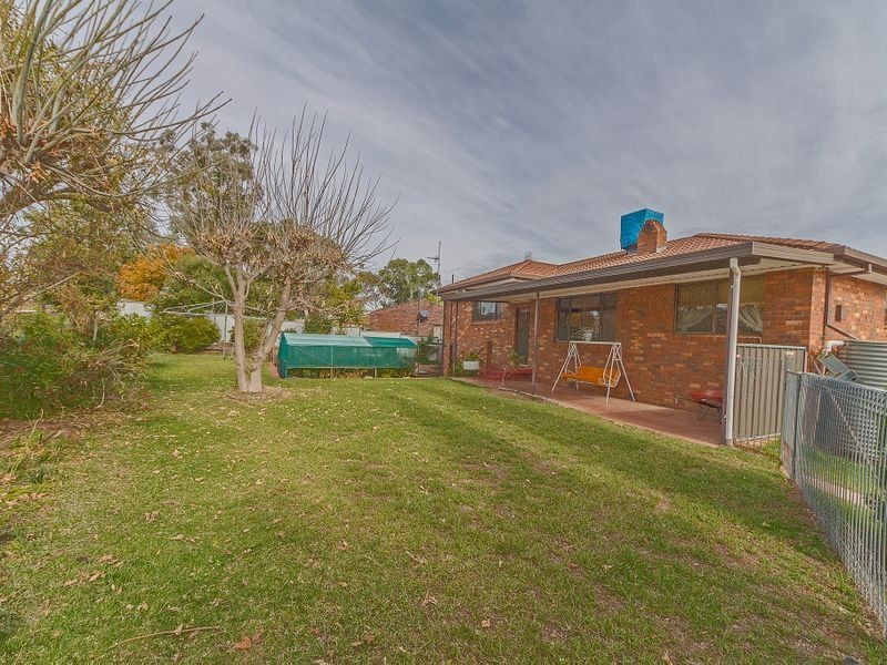 6 Lentara Street, Cowra NSW 2794
