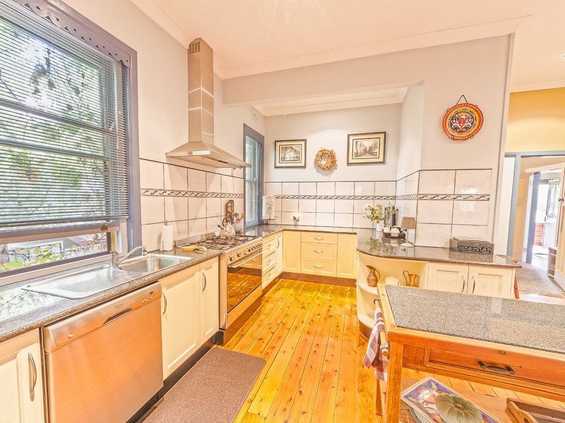 57 Macquarie Street, Cowra NSW 2794