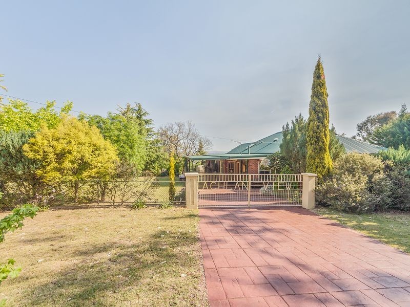 5 Bennelong Place, Cowra NSW 2794