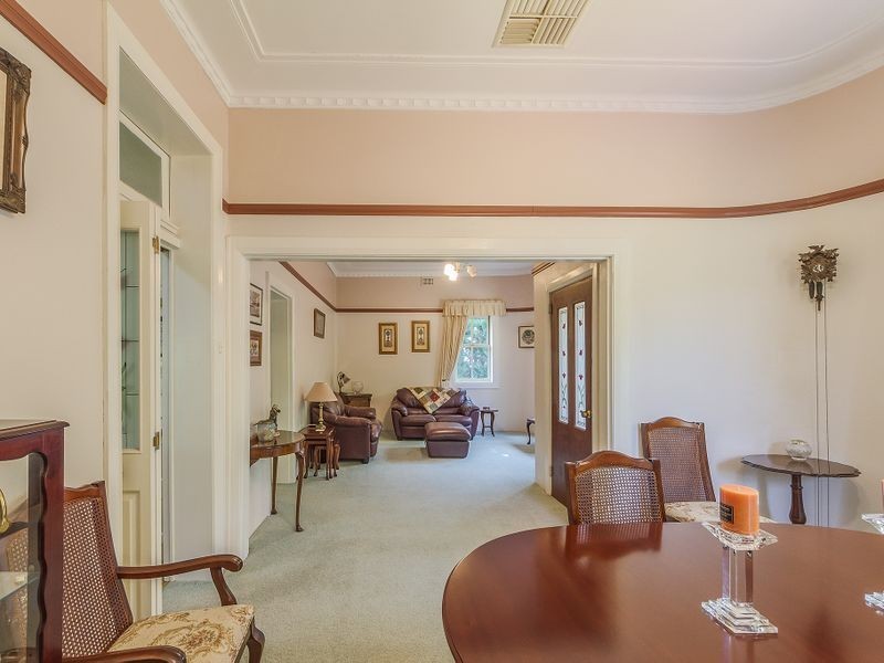 5 Bennelong Place, Cowra NSW 2794