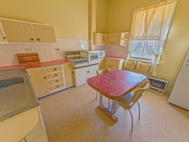 18 Vaux Street, Cowra NSW 2794