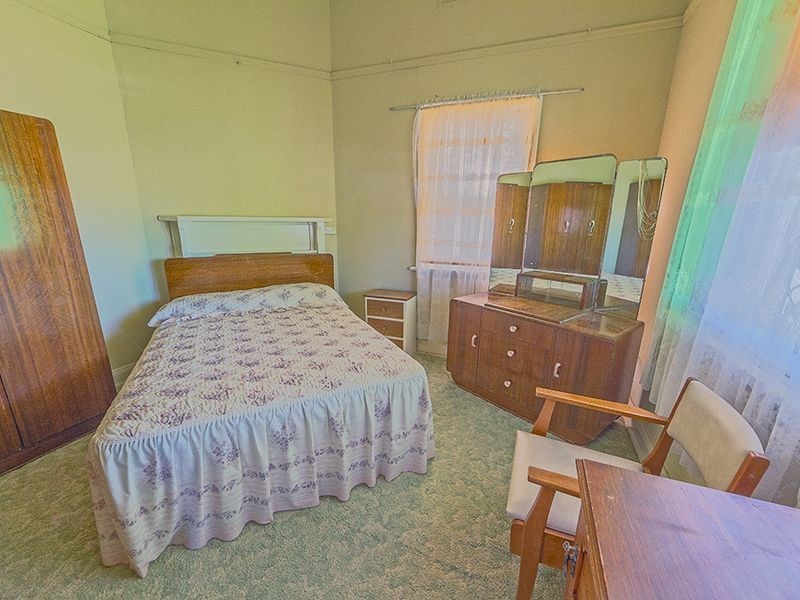 18 Vaux Street, Cowra NSW 2794