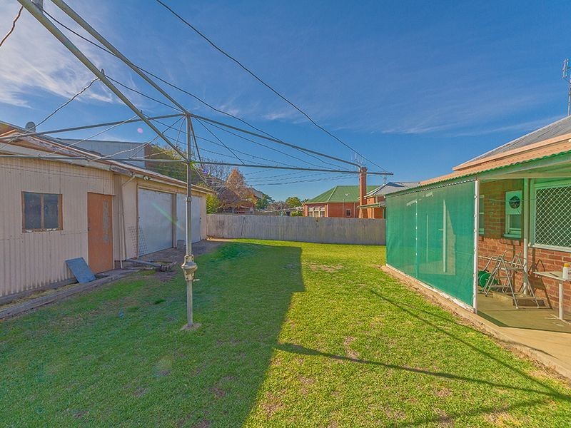 18 Vaux Street, Cowra NSW 2794