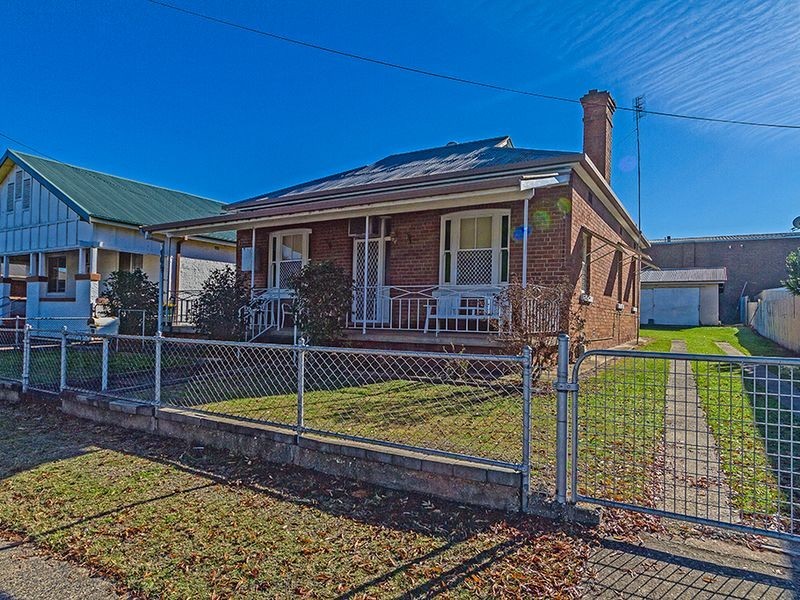 18 Vaux Street, Cowra NSW 2794